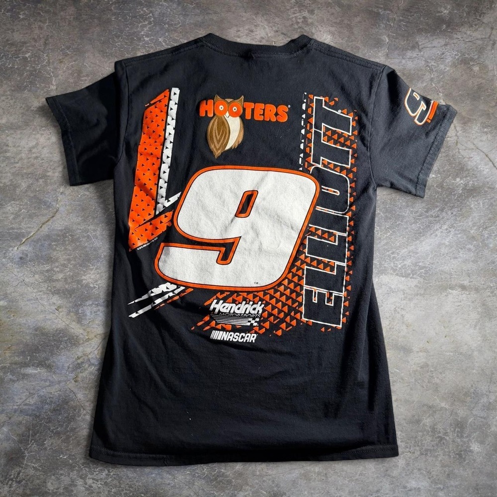 Chase Elliott 9 Hooters Hendrick Motorsports NASCAR Racing Graphic T-Shirt Black